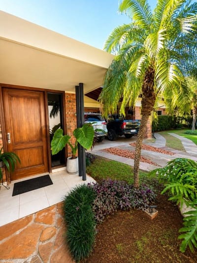 En venta hermosa casa de 5 habitaciones - Asunción
