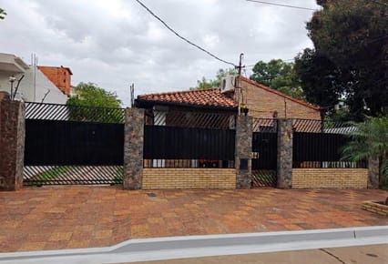 Amplia Casa en alquiler en Fernando de la Mora zona Norte !