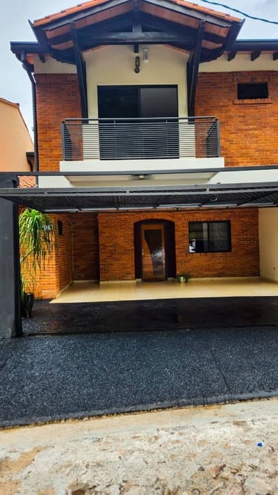 En Venta Casa Pareada en Lambaré