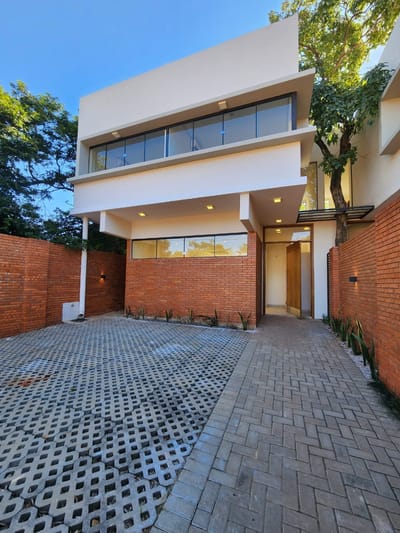 *VENDO HERMOSO DUPLEX A ESTRENAR*Cuarto Barrio, Luque.