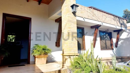 VENDO CASA EN MANORA DETRAS DEL ASA , A 1 CUADRA DE ROA BASTOS