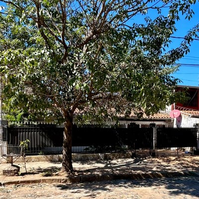 EN VENTA TERRENO ZONA MBURUCUYA