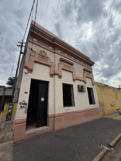 Vendo Casa Colonial en el Centro de Asuncion