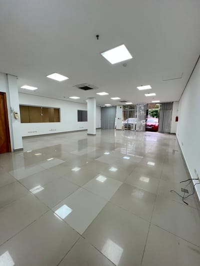 Alquilo Oficina En Edificio Corporativo Barrio Ycua Sati.