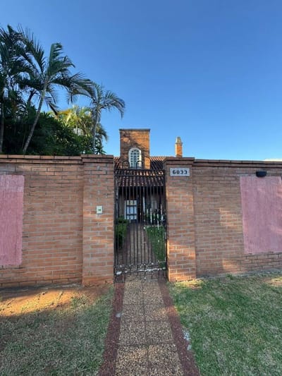 VENTA DE AMPLIA PROPIEDAD A REFACCIONAR O DEMOLER EN EL BARRIO VILLA AURELIA