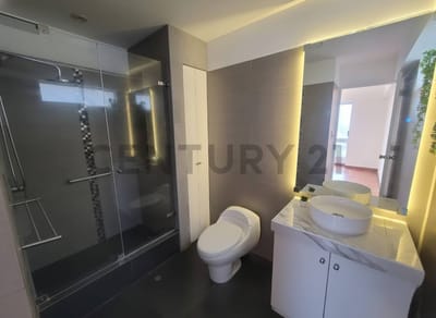 DÚPLEX EN VENTA – MIRAFLORES / MUY CERCA A PARQUE LAS MORAS