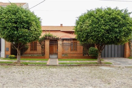 VENDO CASA ASUNCION -BO. MBOCAYATY-15,50 x 39