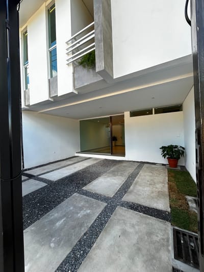VENDO DUPLEX A ESTRENAR DE 3 DORMITORIO EN FERNANDO DE LA MORA ZONA NORTE