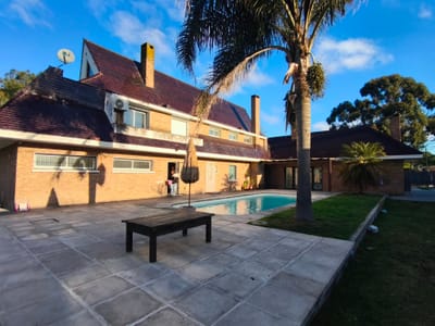 EXCELENTE 2 PLANTAS PISCINA CLIMATIZADA BARBCOA GARAGE APTO. INDEPENDIENTE 