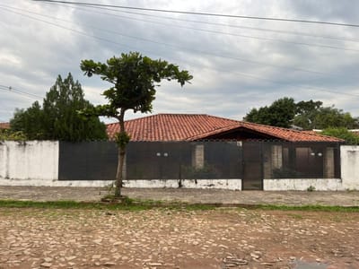 Alquilo amplia y confortable casa en Lambare