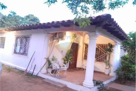 Chalet En San Lorenzo, Zona Palacio De Justicia A Cuadras De Víctor Curiel