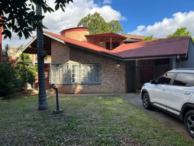 Alquilo casa en Lambaré