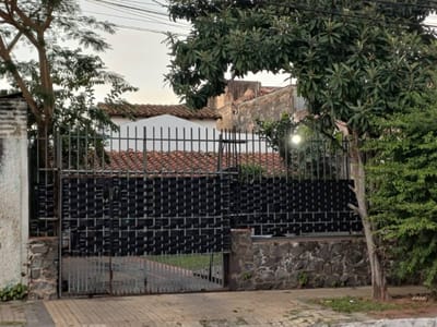 SE VENDE CASA EN SAJONIA, ZONA LA CRUCECITA