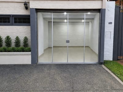 ALQUILER SALON COMERCIAL  BARRIO MBURUCUYÁ – ASUNCIÓN
