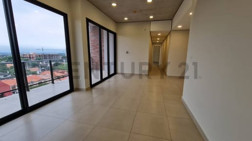 VENDO AMPLIO DEPARTAMENTO EN EL EDIFICIO CARMELITAS PLAZA