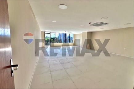 ALQUILO AMPLIAS OFICINAS CORPORATIVAS CERCA DEL AEROPUERTO