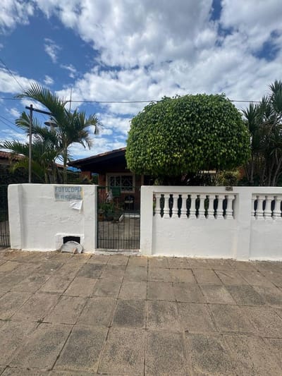 VENTA DE CASA +TERRENO EN M. ROQUE ALONSO