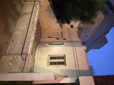 VENDO CASA COMO TERRENO DE 186 M2. EN LA AVENIDA CONQUISTADORES CUADRA 7, SAN IS