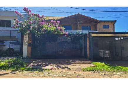 DUPLEX EN LAMBARE ZONA MUNICIPALIDAD
