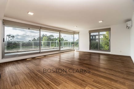 Apartamento De Tres Dormitorios Con Garage En Alquiler En Barra De Carrasco