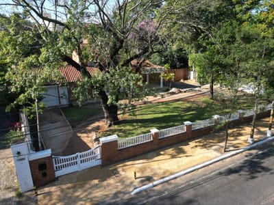 VENDO CASA EN LAS MERCEDES ASUNCION