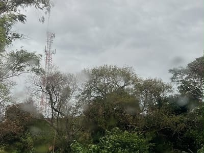 VENDO TERRENO EN BARRIO CAAGUAZÚ ÑEMBY EN ESQUINA