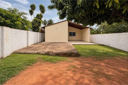Vendo casa con patio en Luque, Maramburé.