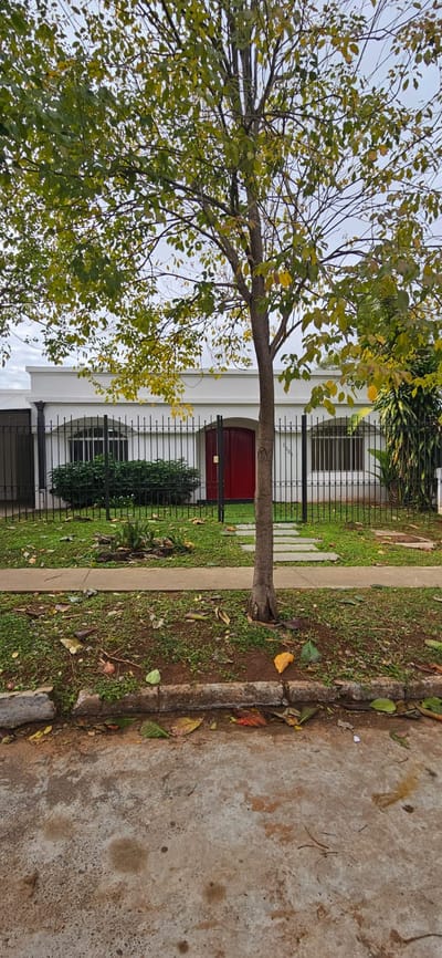 EN ALQUILER | RESIDENCIA DE UNA SOLA PLANTA | BARRIO LOS LAURELES