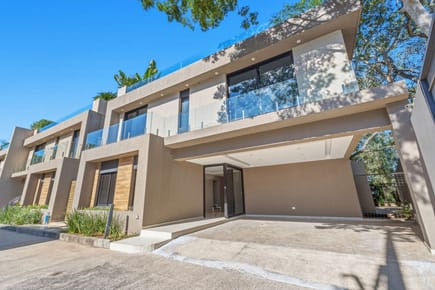 VENDO TRÍPLEX EN BARRIO CERRADO COLINAS DEL GOLF