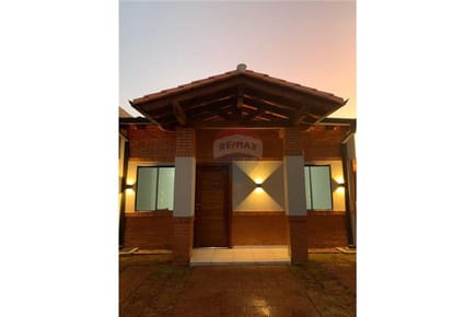 Chalet - Venta - Luque, Paraguay
