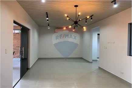 VENDO DUPLEX EN LAURELTY LUQUE