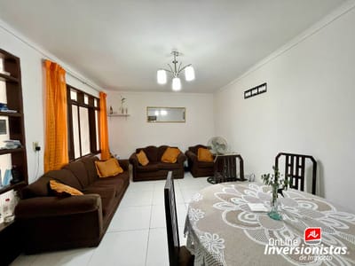 CASA EN VENTA DE 3 DORMITORIOS Y DOS PLANTAS