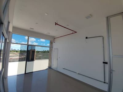 Oficina con vista panoramica en alquiler - Av. Rca. Argentina, Hipodromo