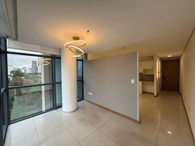 Oficina 43 m² sobre Av. Aviadores | Salvador del Mundo