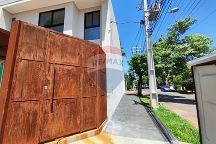 Duplex Premium en Asunción Bº San Cristóbal cuenta con financiación propia 
