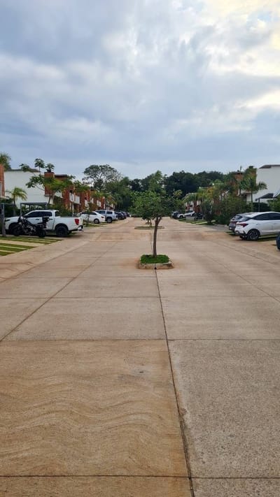 CASA EN LUQUE CONDOMINIO ALTA VIDA
