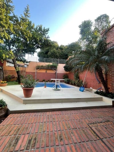 VENDO CASA DE 4 HABITACIONES EN LAS MERCEDES EN ASUNCION