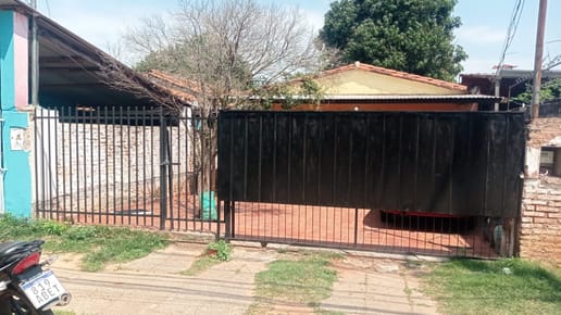 Vendo Casa  a refraccionar en Lambaré – Barrio San José