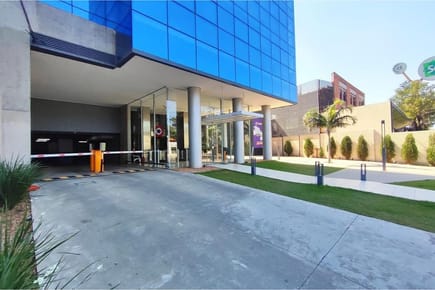 SE ALQUILA OFICINA CORPORATIVA EN EDIFICIO TRADING PARK
