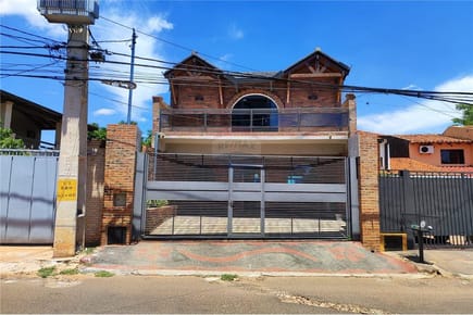 DÚPLEX CON PISCINA EN FDO. DE LA MORA ZONA NORTE