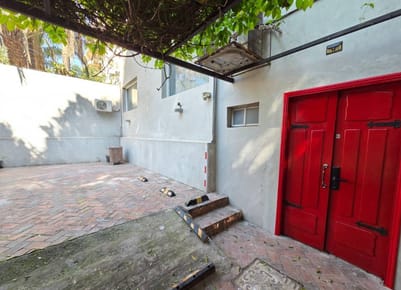  EN ALQUILER - CASA SEMI AMOBLADA PARA VIVIENDA U OFICINA