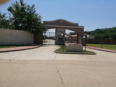 CASA EN VENTA A ESTRENAR, ZONA ESTE, DE 3 DORMITORIOS 