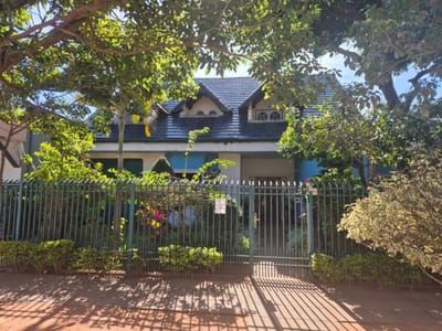 En venta amplia casa a remodelar en San Lorenzo