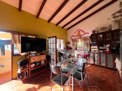 Casa en esquina en venta barrio La Chacarilla, a 3 cuadras del hospital Japonés