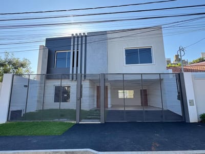 VENDO LUJOSA VIVIENDA A ESTRENAR EN BARRIO MBURUCUYA
