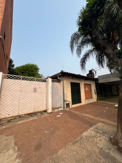 Vendo Salón Comercial a una cuadra del estadio de Sportivo Luqueño