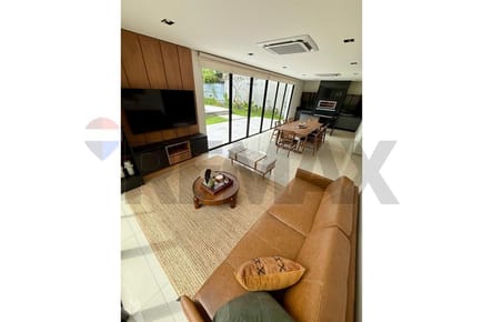 LUJOSA RESIDENCIA EN VENTA - LAMBARÉ