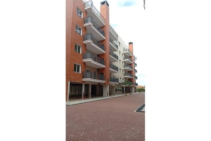 Departamento en venta 2 dormitorios con jardín en Loma Pytá
