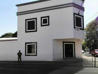 ALQUILO OFICINA DE 2 PLANTAS EN EL CENTRO DE ASUNCION