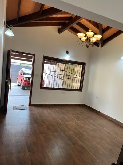HERMOSO CHALET EN VENTA EN LAGUNA GRANDE SAN LORENZO!